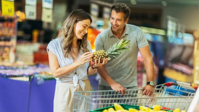 La piña de Mercadona: una manera de volver al flirteo tradicional ante las citas online