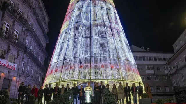 El puente de diciembre ilumina los hoteles en Vigo, Madrid, Málaga y Barcelona con las luces de Navidad