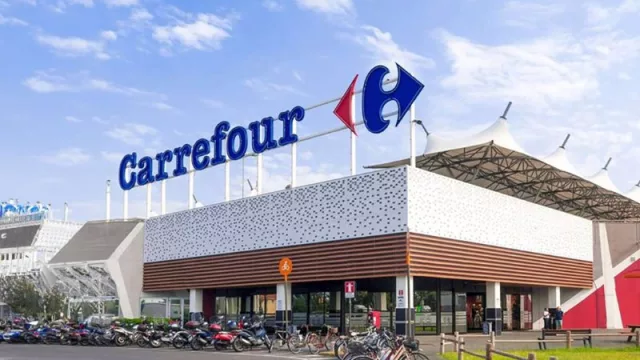 Carrefour y Glovo se alían para ofrecer entregas exprés de juguetes y electrónica durante el Black Friday y la Navidad (entregas en 30 minutos a domicilio o cualquier punto de la ciudad)