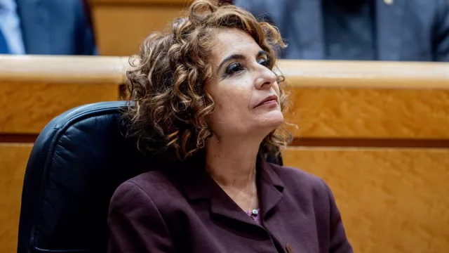 La vuelta del IVA a luz y alimentos, impuesto bancario y tipo del 15% para empresas, cambios fiscales de 2025