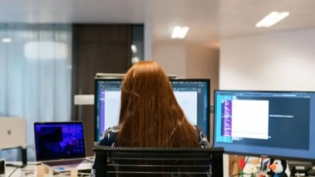 El Gobierno asigna 9 millones de euros para promover el talento y emprendimiento femenino en el sector tecnológico y digital, con el fin de reducir la brecha de género