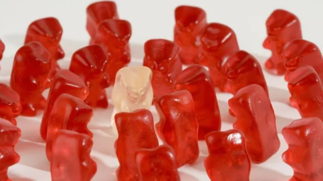 La FDA prohíbe el colorante rojo No. 3: un cambio radical en la industria alimentaria de Florida y de USA (¿qué impacto tendrá en LatAm?)