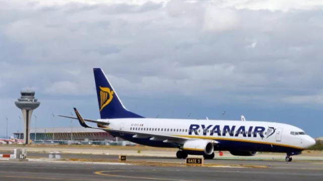 Ryanair gana un 12% menos entre abril y diciembre en 2025 y rebaja su previsión en 2026 por retrasos de Boeing