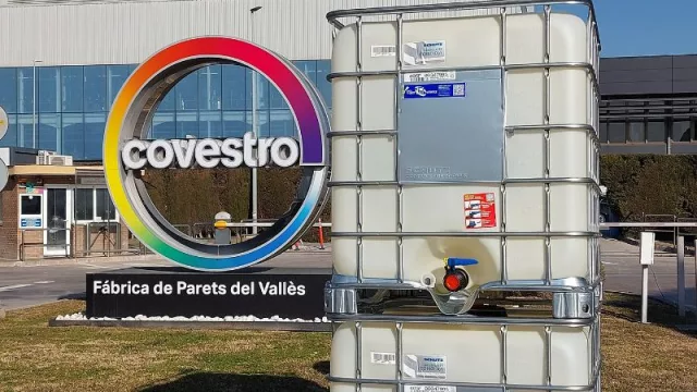 Covestro impulsa la economía circular con la introducción de contenedores industriales reciclados en sus plantas de Barcelona