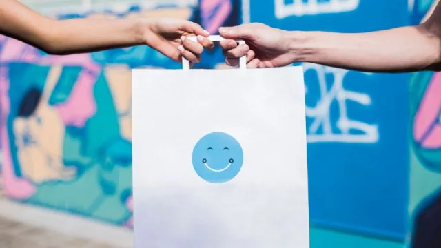 Grabr ofrece a los argentinos una forma más económica de ingresar a su país el nuevo iPhone 16e