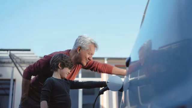 Sonnen ofrece carga rápida y segura al coche eléctrico