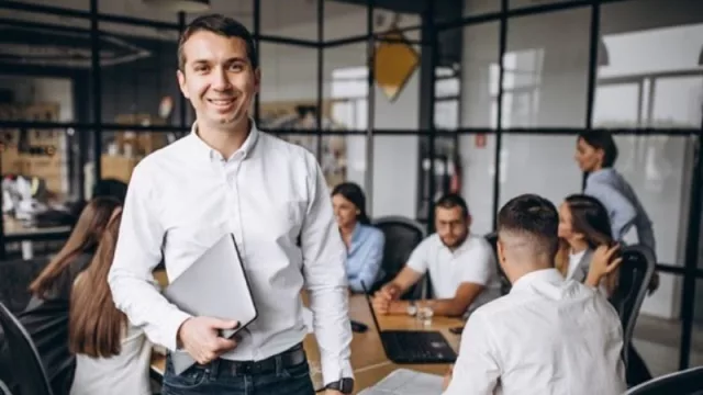 La nueva brújula del liderazgo: empatía, innovación y flexibilidad en tiempos digitales