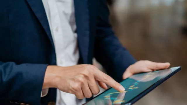 Minsait implementa un asistente de IA en Helvetia que podrá ayudar a sus mediadores a reducir el tiempo medio de respuestas a los clientes