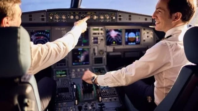 Iberia lanza la quinta edición de su programa de cadetes s en asociación con la escuela de pilotos de línea aérea FTEJerez (Flight Training Europe)