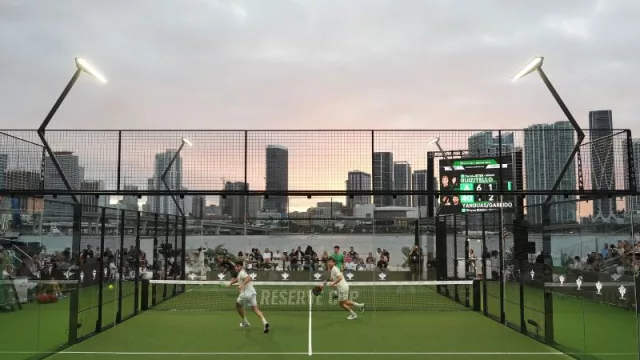 Reserve Padel organiza el “Moonlight Open” (con presencia de importantes jugadores como Tapia, Galán y Coello) en honor a Charlie Moon y con fin solidario