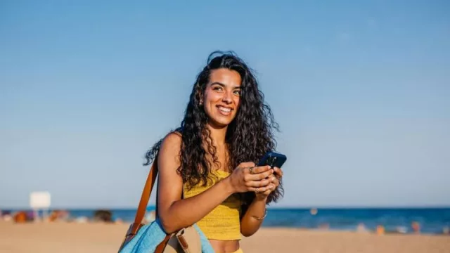 Telefónica refuerza su 5G en cerca de 500 municipios de costa y de interior con alta afluencia de visitantes en verano