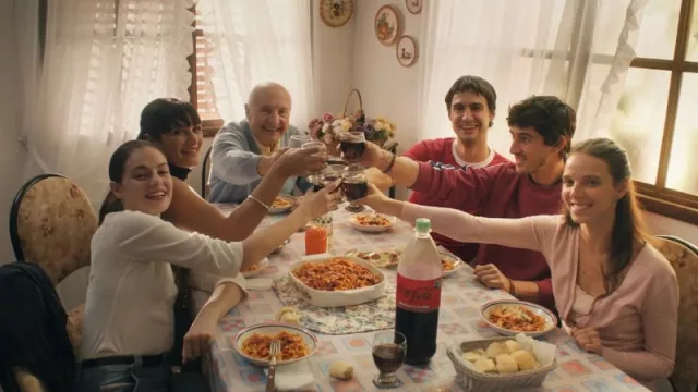 Coca-Cola, un clásico argentino: reconocida por quinto año consecutivo como la marca más elegida en el país