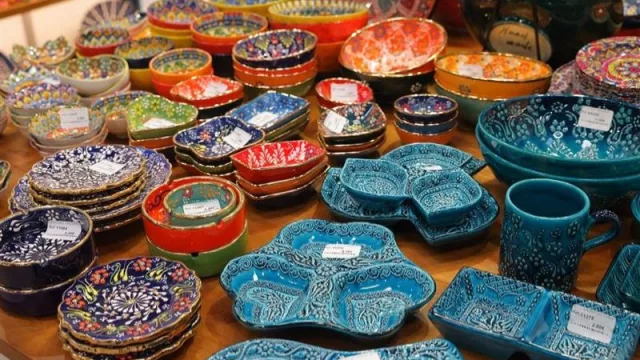 El récord de gasto turístico en España impulsa la industria del souvenir