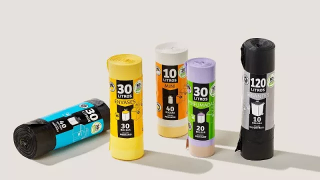 Lidl da una segunda vida a los residuos plásticos de la compañía y los transforma en bolsas de basura ya disponibles en sus más de 700 tiendas en España