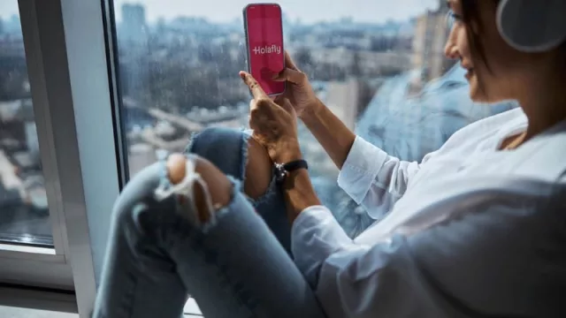 Holafly, nuevo partner de Viajes El Corte Inglés para conexión móvil en el extranjero a traves de eSIMs