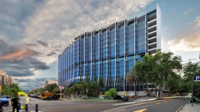 InmoCaixa adquiere el edificio Estel en Barcelona