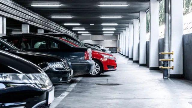 El precio de los garajes en Cataluña deja de crecer y se mantienen en 80 euros en 2025