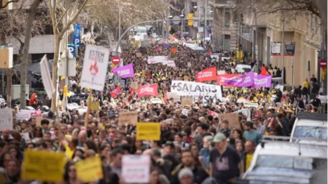 Un 95% de docentes participantes en una consulta rechazan el acuerdo con Educació, según Ustec