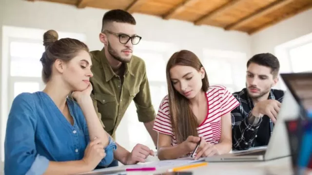 El sueldo ya no lo es todo: 1 de cada 4 jóvenes cambiaría de empresa por el ambiente laboral