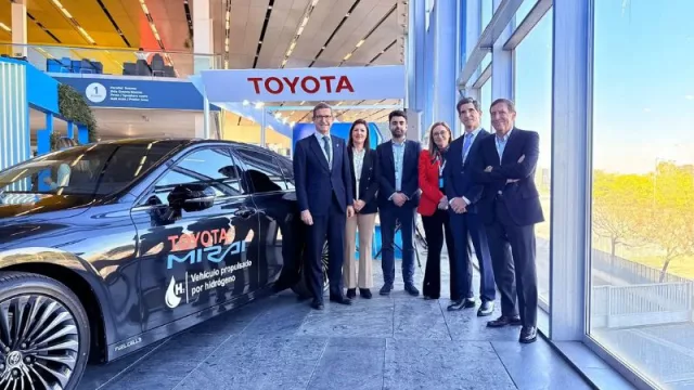 Toyota España refuerza su compromiso con el hidrógeno en el European Hydrogen Energy Conference 2026 con la presencia del Toyota Mirai