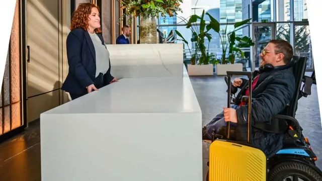 CaixaBank e Ilunion lanzan una iniciativa de accesibilidad para toda la cadena de servicio en alojamientos turísticos