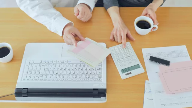 GLOBALFINANZ a través de Piensin alerta de los errores legales y financieros en parejas en España