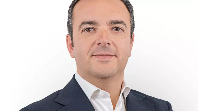 Snom acelera en los mercados clave y apuesta por sus clientes y cartera de productos para el crecimiento global durante el nuevo ejercicio fiscal