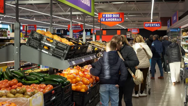 Ocho de cada diez españoles ya incluyen productos frescos en su cesta del supermercado, según ALDI