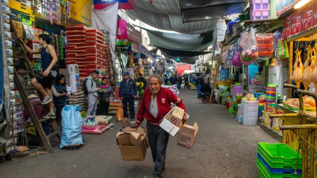 “Ya no llenamos el changuito”: cómo consume hoy la Argentina que vive al límite
