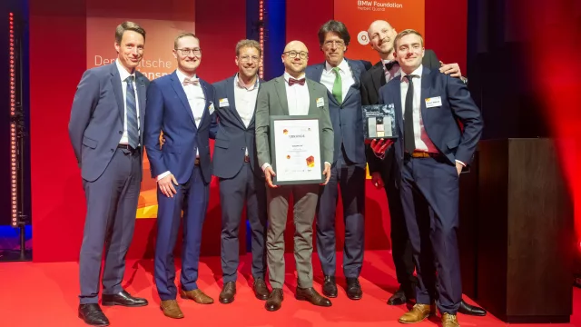 La fábrica autónoma: Schaeffler gana el Premio Alemán a la Innovación por su metaverso industrial 