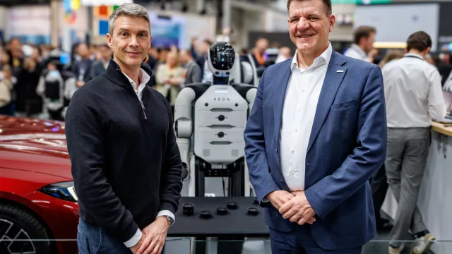 Robots humanoides: Schaeffler forma una alianza estratégica con Hexagon Robotics 