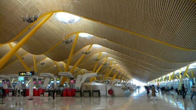 Los principales aeropuertos han sumado más de 11.600 vuelos este fin de semana tras crecer un 4,2%