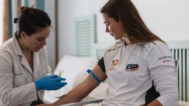 Quironprevención refuerza la medicina preventiva de alta precisión en el camino del equipo preolímpico español de vela hacia Los Ángeles 2028