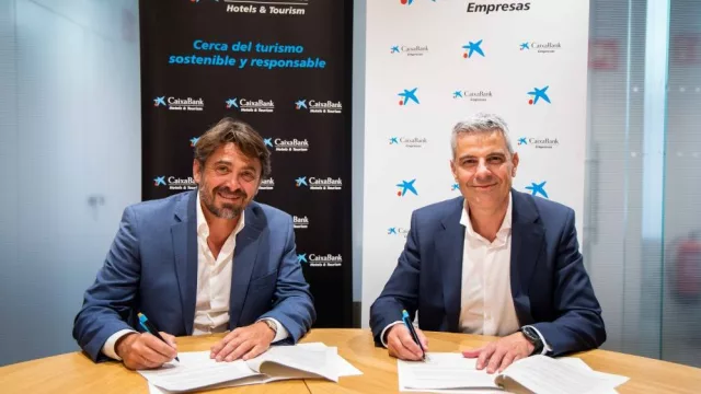 CaixaBank pone 2.800 millones de euros a disposición de los alojamientos turísticos españoles