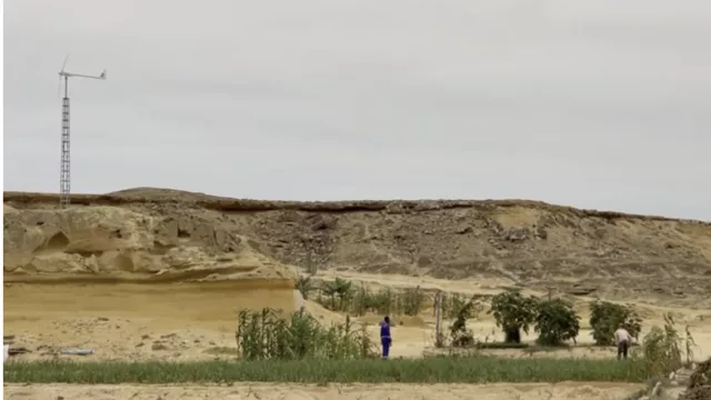 Una zona de cultivo en mitad del desierto es posible gracias al viento