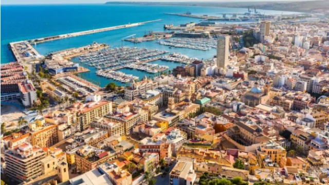 OUIGO refuerza el programa Verano Joven con más descuentos y promociones para el otoño