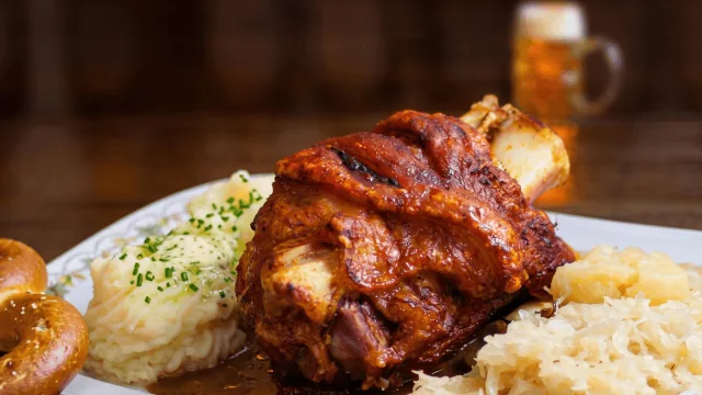 El restaurante madrileño Krüger consolida su oferta gastronómica basada en el codillo alemán