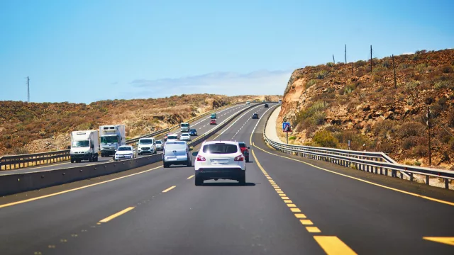 Millones de desplazamientos en verano reabren el debate sobre la seguridad en las carreteras, según SMA Road Safety