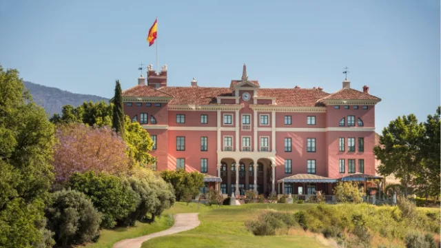 Anantara Villa Padierna celebra el origen de su historia con un festival dedicado a la esencia de Tailandia