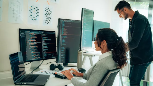 Ciberdelincuencia desde dentro: ofrecen hasta 25.000 dólares a empleados para vulnerar empresas