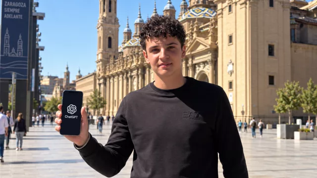 Un joven de Zaragoza convierte su currículum en una IA capaz de hacer entrevistas por él