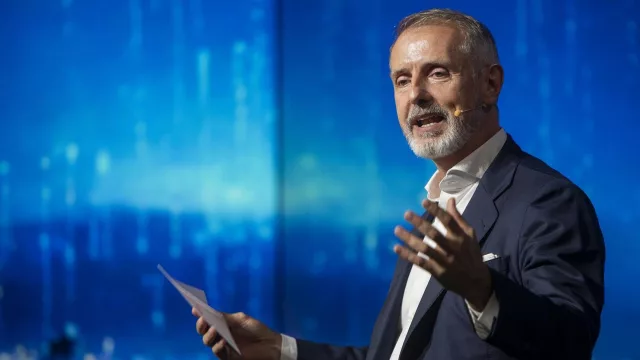 Telefónica y Liberty planean un recorte de 700 millones de euros en su filial británica VMO2