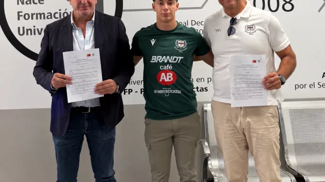 Formación Universitaria se convierte en nuevo patrocinador del Club Amigos del Rugby de Sevilla y une deporte, formación e inclusión social