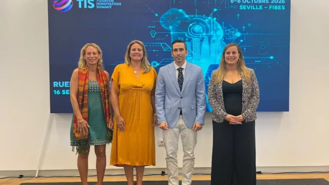 El turismo impulsado por la IA y los datos se da cita en Sevilla con más de 8.000 profesionales en TIS2026