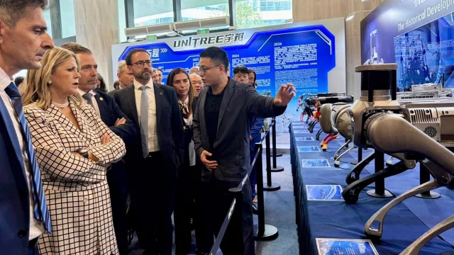 La Generalitat propone a Geely y Unitree implantar el modelo de FP dual de PowerCo en Sagunto