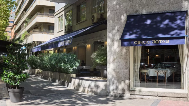Cinco Jotas Madrid renueva su propuesta gastronómica con una mirada contemporánea sobre la cocina ibérica