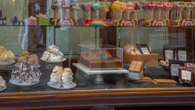 Barcelona une las capitalidades de la Arquitectura y del Comercio Local con una gran exposición de maquetas
