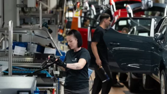 Seat se reúne con empresas para explorar el uso de su capacidad industrial en defensa